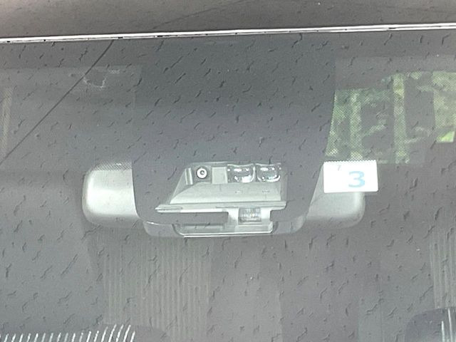 �y�g���^�Z�[�t�e�B�Z���X�z���s���ɑO���̎ԗ�����F�����A�Փ˂������Ȏ��͌x��ƃu���[�L�ŏՓˉ���Ɣ�Q�y�����A�V�X�g�B�����S�Ƀh���C�u�����y���݂��������܂��B