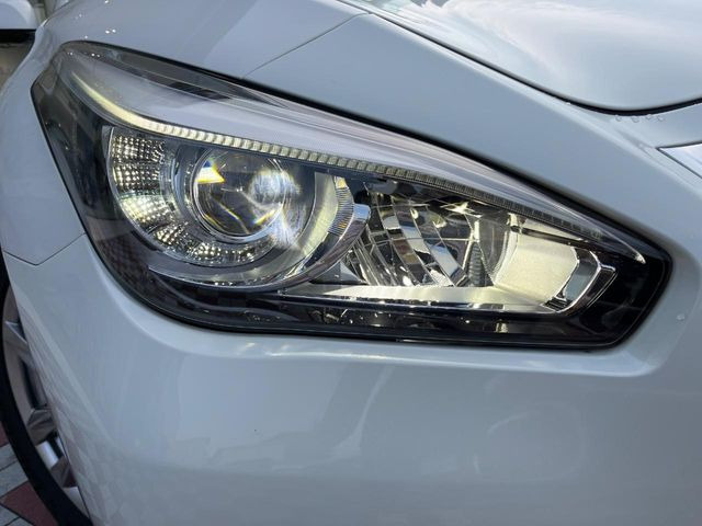 �yLED�w�b�h���C�g�z���V����ԑ��s�����ǍD�Ȏ��E���m�ۂ����S���ĉ^�]�ł��鍂�P�xLED�w�b�h���C�g�𑕔�!�_�����x�������A����d�͂��}�����Ă��܂��B