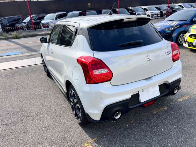 7�N1���o�^�ŏI���f��180�n��ECU�R���v���[�gGZOX�K���X�{�f�B�R�[�g�t���Ō�̃p�[���X�C�X�|1�������𓦂��Ƃ���2�x�ƒT���Ȃ������e�d�l���p�ӂł��܂�!�ԍ����}�t���[������]�̃p�[�c���i���i�r�̂��p�ӂ�