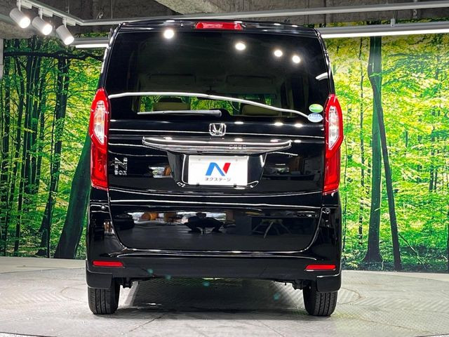 安心の最長10年・走行無制限保証(有償)をご用意。保証内容も充実はもちろん、無料点検&オイル交換や、年中無休の全国・24時間ロードサービスも付帯されておりますのでご安心下さい。