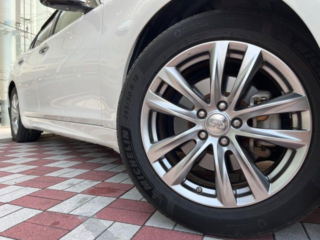 �y���������C���`�A���~�z�C�[���z�O�ςɃ}�b�`���������A���~�z�C�[���𑕒����Ă���܂��B�e��ЊO�A���~�z�C�[����A�X�^�b�h���X�^�C�����戵�����Ă���܂��B���񂲑��k����������