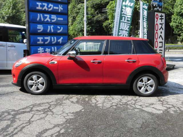 ���Ђ́u�i���ƃv���C�V���O�v��O��I�ɂ������A���ݑ��ꉿ�i�̂��Ԃ�K���ȉ��i�Ŕ̔����Ă���܂��B�܂����s�������A�Ԃ̃R���f�B�V�������d�����Ă���A�S�ԕK�����Ђ̎d����S�����ڂŌ��Ĕ����Ă���܂��B