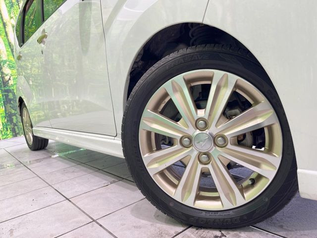 【純正15インチアルミホイール】外観にマッチした純正アルミホイールを装着しております。各種社外アルミホイールや、スタッドレスタイヤも取扱いしております。是非ご相談ください♪