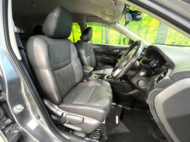 【防水シート】スノボやダイビング等でありがちな汚れや濡れも心配無用の防水シート♪雨の日に傘や荷物でシートが濡れたり、飲み物をこぼしたりした時もサッと拭いてきれいになるから大助かり♪