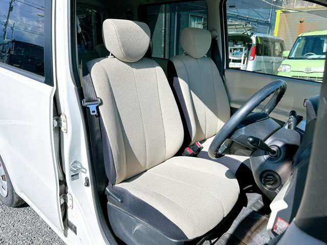 ���X�ł͌y�����Ԃ��畁�ʎԂ܂ŕ��L���I�[�����[�J�[�̎Ԏ�E�F�E�O���[�h��L�x�ɑ����Ă���܂��B