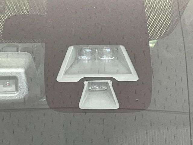 �y�G�}�[�W�F���V�[�u���[�L�z���s���ɑO���̎ԗ�����F�����A�Փ˂������Ȏ��͌x��ƃu���[�L�ŏՓˉ���Ɣ�Q�y�����A�V�X�g�B�����S�Ƀh���C�u�����y���݂��������܂��B