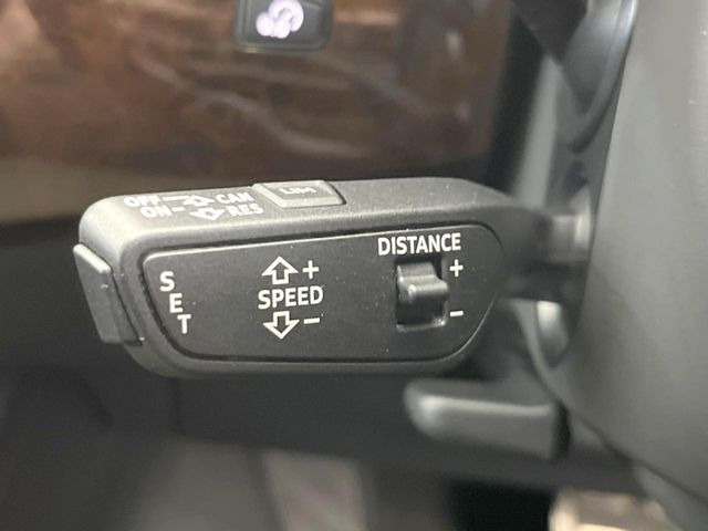 ●レーダークルーズコントロール:前の車との車間距離を一定にとりつつ、一定速度で自動走行してくれる次世代のクルーズコントロール!主に高速道路や自動車専用道路で使用する便利な機能です!