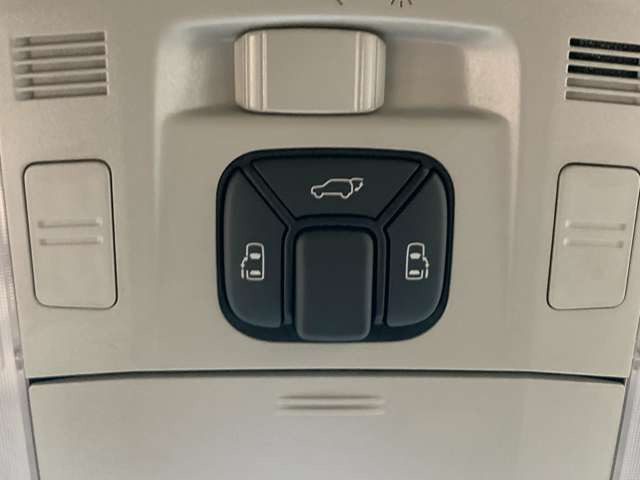 �l�C�̗����d���X���C�h�h�A�t��!�����̕���ו��Ŏ肪�ǂ����Ă����Ԃł������X���C�h�h�A�������J�Ń��N�`���ł�!!