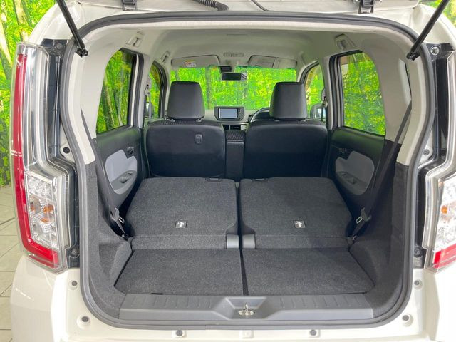 後席を格納すると、これだけの広さが!シーンに合わせたシートアレンジで、大きな荷物も積むことが出来ます♪