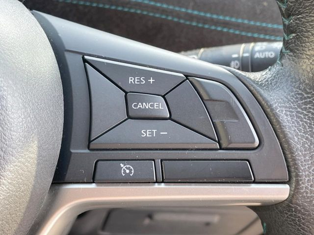 �y�N���[�Y�R���g���[���z�������H�����N���N���s�B�A�N�Z���𗣂��Ă���葬�x�ő��s���ł��A�������^�]���̕��S���y��!�����E�������ȒP�ȃX�C�b�`����Œ����ł��܂��B