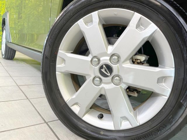 �y����15�C���`�A���~�z�C�[���z�O�ςɃ}�b�`���������A���~�z�C�[���𑕒����Ă���܂��B�e��ЊO�A���~�z�C�[����A�X�^�b�h���X�^�C�����戵�����Ă���܂��B���񂲑��k����������