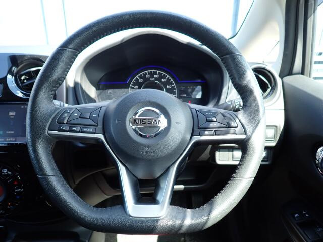 ステアリングはとてもきれいな状態です☆