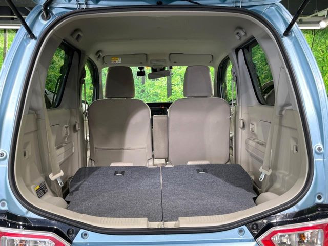 ���i�̂���������ʋ΁A���}���ɏ\���ȉ׎��X�y�[�X���m�ۂ��Ă���܂��B�Z�J���h�V�[�g��|���ƁA�傫�ȉו��̐ύڂ��\�ł���