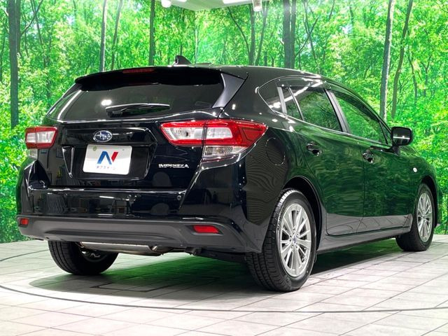 ☆全国のネクステージからお取り寄せが可能※!遠方の店舗に展示してあるクルマが気になる場合も、最寄りの店舗でご覧いただくことが可能です!是非私たちに要望をお聞かせください!※別途費用