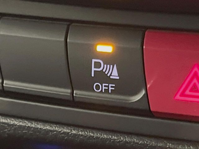 ●クリアランスソナー:障害物が近づくと、音で警告。死角になる部分の障害物や人の見落としリスクも減り、より安心して駐車ができます♪