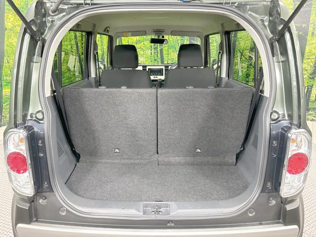 ���i�̂���������ʋ΁A���}���ɏ\���ȉ׎��X�y�[�X���m�ۂ��Ă���܂��B�Z�J���h�V�[�g��|���ƁA�傫�ȉו��̐ύڂ��\�ł���