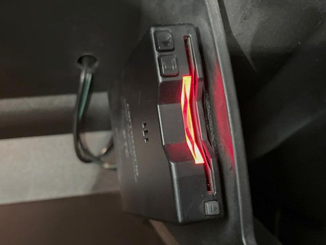 ●ETC車載器(アンテナ分離型音声案内タイプ):お引き渡し時には再セットアップを実施後、お渡しいたします。マイレージ登録に関してもお気軽にスタッフまでお尋ねください。
