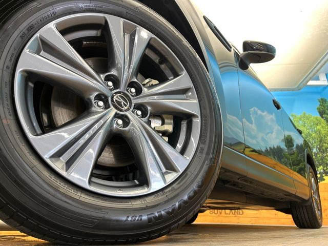 �y����18�C���`�A���~�z�C�[���z�O�ςɃ}�b�`���������A���~�z�C�[���𑕒����Ă���܂��B�e��ЊO�A���~�z�C�[����A�X�^�b�h���X�^�C�����戵�����Ă���܂��B���񂲑��k����������