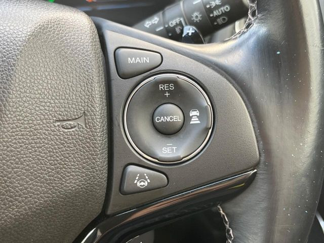 【アダプティブクルーズコントロール】高速道路での長距離走行が楽に!!自動で速度を保つクルーズコントロールが、衝突軽減システムと連携し、前方の車両を感知して車間を保つように速度調節してくれます!!