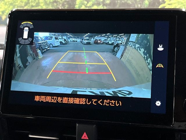 【バックカメラ】駐車時に後方がリアルタイム映像で確認できます。大型商業施設や立体駐車場での駐車時や、夜間のバック時に大活躍!運転スキルに関わらず、今や必須となった装備のひとつです!