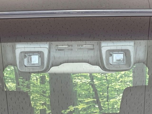 【スズキ セーフティサポート】走行中に前方の車両等を認識し、衝突しそうな時は警報とブレーキで衝突回避と被害軽減をアシスト。より安全にドライブをお楽しみいただけます。