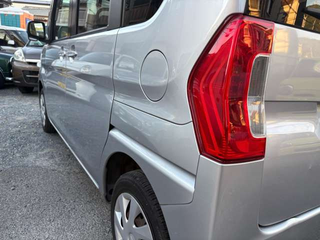 �f�ڎʐ^�ȊO�̎ʐ^���������܂�!���ڂ������ʐ^�������ɎB�蒼�����Ƃ��\�ł��̂ŁA���C�y�ɂ��\���t��������!