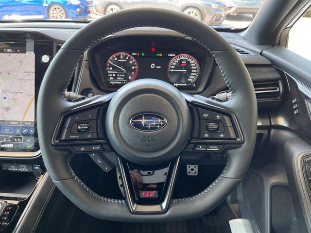 �y�����v�����X�e�A�����O�z�㎿�Ȋv���g�p���邱�ƂŁA��ɂ����������݂ƂĂ��^�]���₷���n���h���ł���