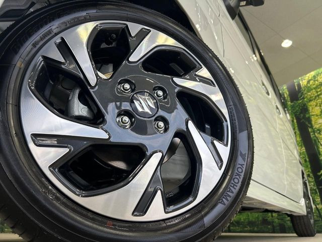 �y����15�C���`�A���~�z�C�[���z�O�ςɃ}�b�`���������A���~�z�C�[���𑕒����Ă���܂��B�e��ЊO�A���~�z�C�[����A�X�^�b�h���X�^�C�����戵�����Ă���܂��B���񂲑��k����������