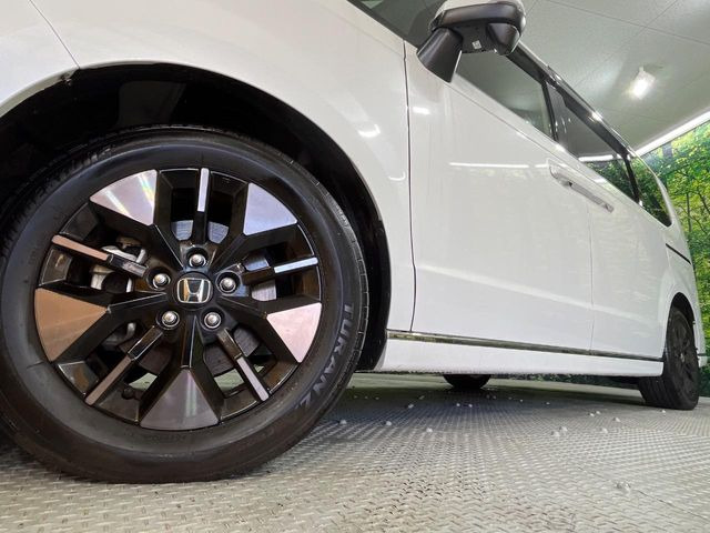 �y����16�C���`�A���~�z�C�[���z�O�ςɃ}�b�`���������A���~�z�C�[���𑕒����Ă���܂��B�e��ЊO�A���~�z�C�[����A�X�^�b�h���X�^�C�����戵�����Ă���܂��B���񂲑��k����������