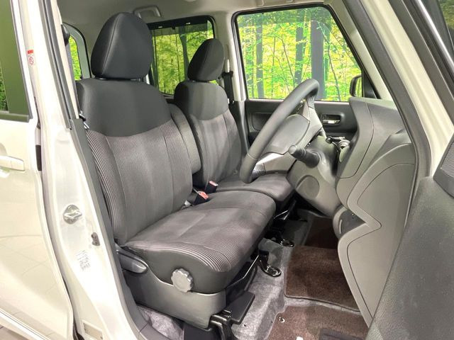 運転席シート廻りは使用感も少なく、良好な状態となっています。丁寧に使われていたことがよくわかりますね。