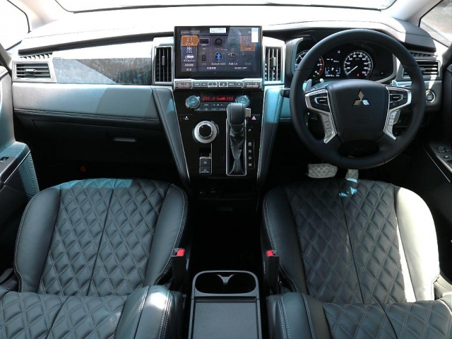 デリカD:52.2 ブラック エディション 4WD