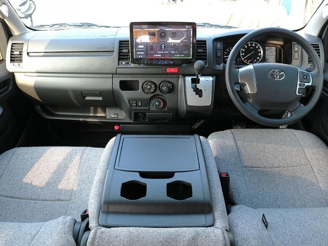 ハイエースバン2.8 DX ロング ディーゼル 4WD