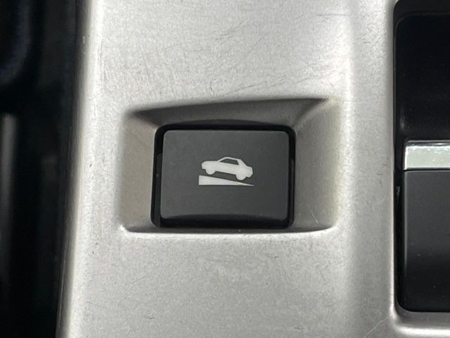 �y�_�E���q���A�V�X�g�z�}�ȍ⓹������Ƃ��Ɏ����Ńu���[�L�𐧌�A���̒ᑬ�x��ۂ��܂��B�ᓹ�∫�H�ȂǊ���₷���H�ʂ̉����ł��^�C�������b�N���Ȃ�������S!�n���h������ɏW���ł��܂�!