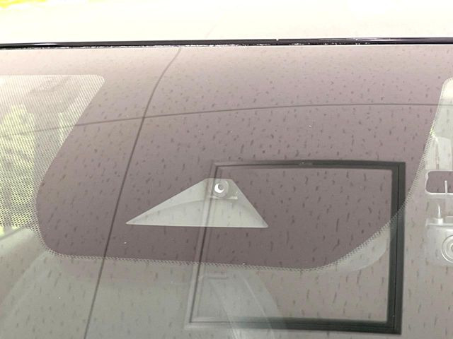 �y�C���e���W�F���g�G�}�[�W�F���V�[�u���[�L�z�t�����g�J�����őO���̎ԗ�����s�҂����m�B�Փ˂������Ȏ��͏Փ˔�Q�y���u���[�L���쓮�A�Փˉ�����T�|�[�g�B�����S�Ƀh���C�u�����y���݂��������܂��B