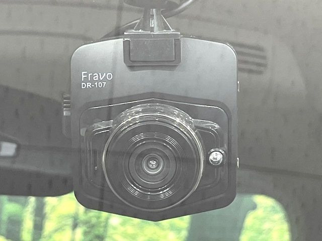 【ドライブレコーダー】安心・安全なカーライフに必須のドライブレコーダーを装備!走行中はもちろん、あおり運転や事故に遭遇した際の状況も映像で記録し、万一のリスクに備えます。