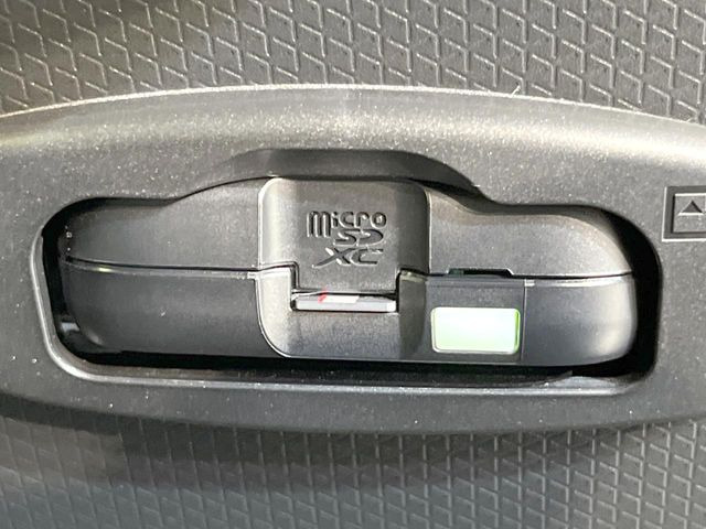 【ドライブレコーダー】安心・安全なカーライフに必須のドライブレコーダーを装備!走行中はもちろん、あおり運転や事故に遭遇した際の状況も映像で記録し、万一のリスクに備えます。