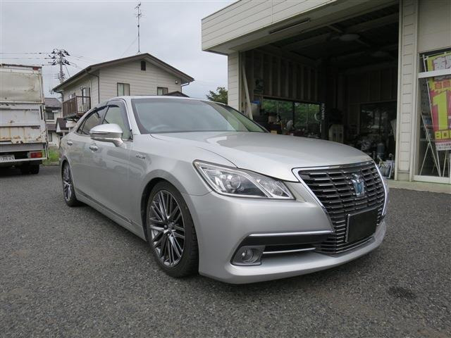 クラウンハイブリッド 2.5 ロイヤルサルーン