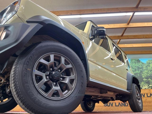 �y����15�C���`�A���~�z�C�[���z�O�ςɃ}�b�`���������A���~�z�C�[���𑕒����Ă���܂��B�e��ЊO�A���~�z�C�[����A�X�^�b�h���X�^�C�����戵�����Ă���܂��B���񂲑��k����������