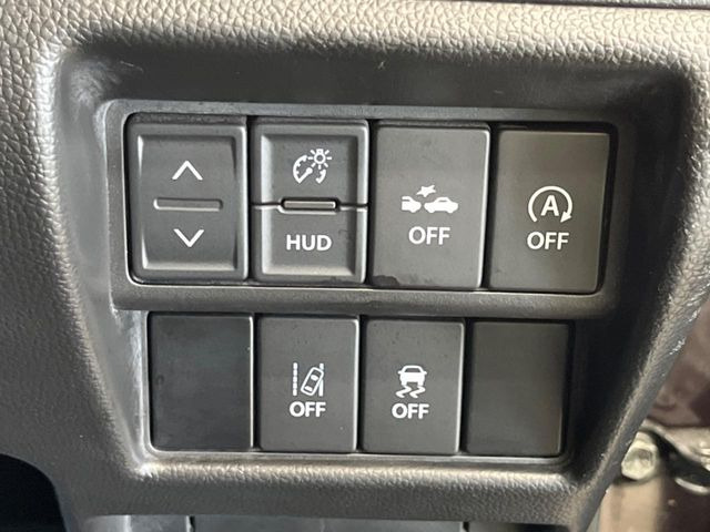 【i-ACTIVESENSE】走行中に前方の車両等を認識し、衝突しそうな時は警報とブレーキで衝突回避と被害軽減をアシスト。より安全にドライブをお楽しみいただけます。