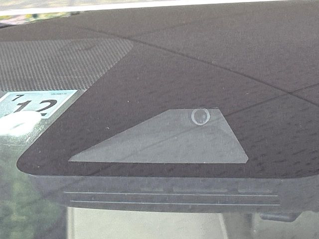 �y�g���^�Z�[�t�e�B�Z���X�z���s���ɑO���̎ԗ�����F�����A�Փ˂������Ȏ��͌x��ƃu���[�L�ŏՓˉ���Ɣ�Q�y�����A�V�X�g�B�����S�Ƀh���C�u�����y���݂��������܂��B