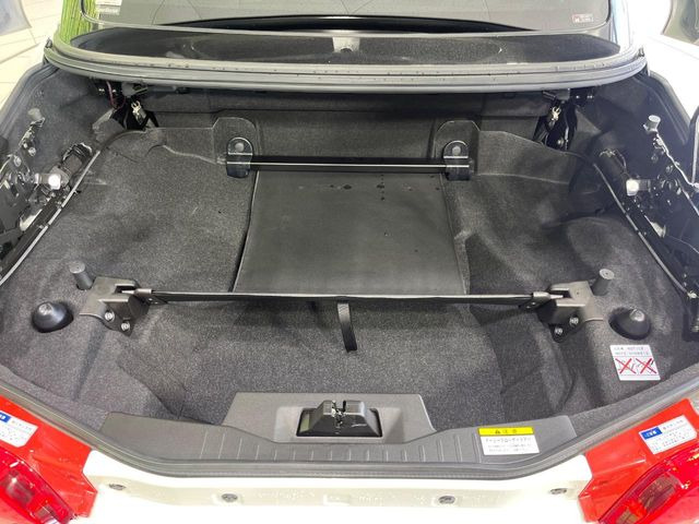 普段のお買い物や通勤、送迎等に十分な荷室スペースを確保しております。