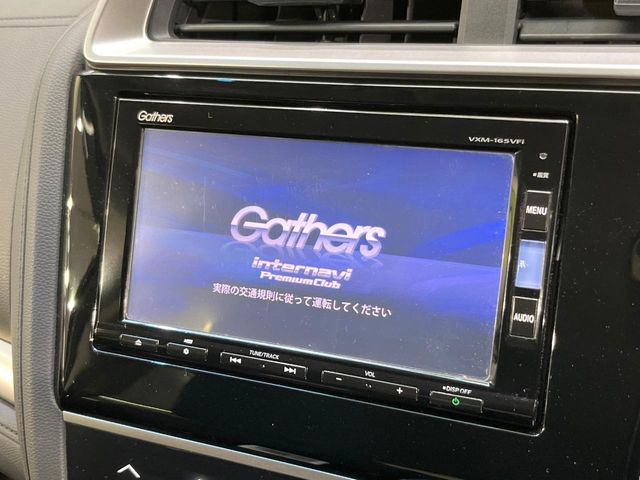 �y�����i�r�z�l�C�̏����i�r�𑕔����Ă���܂��B�i�r�̎g���₷���͂������A�I�[�f�B�I�@�\���[��!�L�����v�◷�s�͂������A�ʋ΂┃�����ȂǕ��i�̃h���C�u���y�����Ȃ�͂���