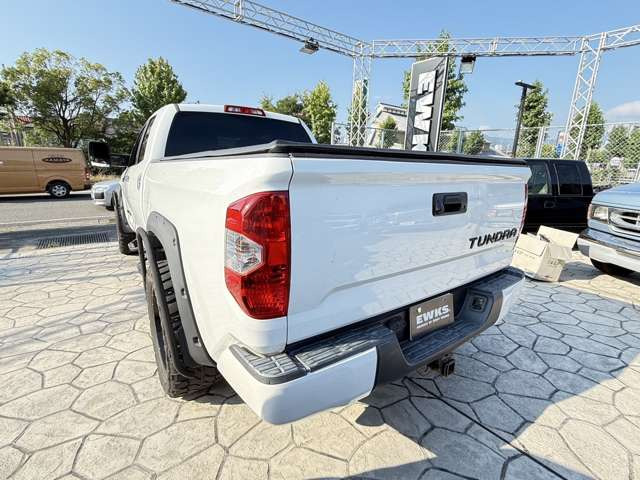 タンドラダブルキャブ SR5 4.6 V8