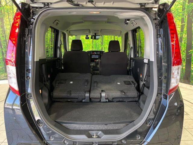 後席を格納すると、これだけの広さが!シーンに合わせたシートアレンジで、大きな荷物も積むことが出来ます♪