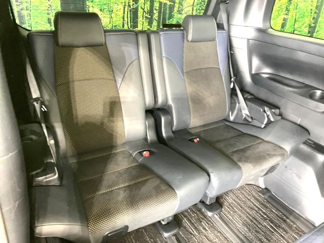 3列目シートはもちろん状態良好☆大人でもゆったりと座って頂けますので、大人数でのお出かけもラクラクです♪ご家族で、気の知れた仲間で、ドライブに行くのが楽しみですね♪