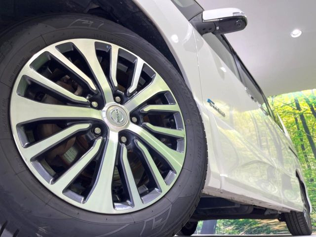 �y����16�C���`�A���~�z�C�[���z�O�ςɃ}�b�`���������A���~�z�C�[���𑕒����Ă���܂��B�e��ЊO�A���~�z�C�[����A�X�^�b�h���X�^�C�����戵�����Ă���܂��B���񂲑��k����������