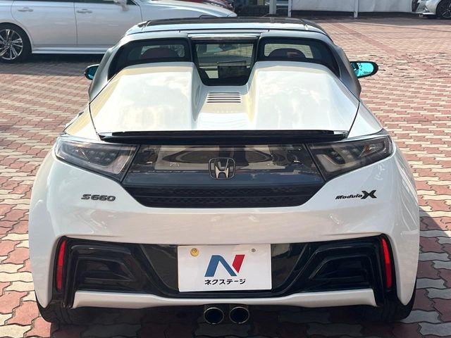 安心の最長10年・走行無制限保証(有償)をご用意。保証内容も充実はもちろん、無料点検&オイル交換や、年中無休の全国・24時間ロードサービスも付帯されておりますのでご安心下さい。