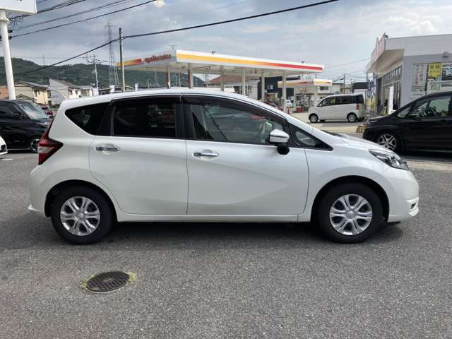 お電話にてお問合せ頂ければ内外装の傷等、詳細情報のご説明も兼ねて画像もお送りさせて頂きますので遠方のお客様にも沢山、ご注文を頂いております!!是非、お気軽にお問合せ下さいませ!!