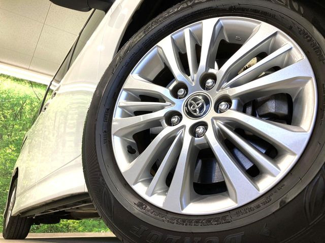 【純正16インチアルミホイール】外観にマッチした純正アルミホイールを装着しております。各種社外アルミホイールや、スタッドレスタイヤも取扱いしております。是非ご相談ください♪