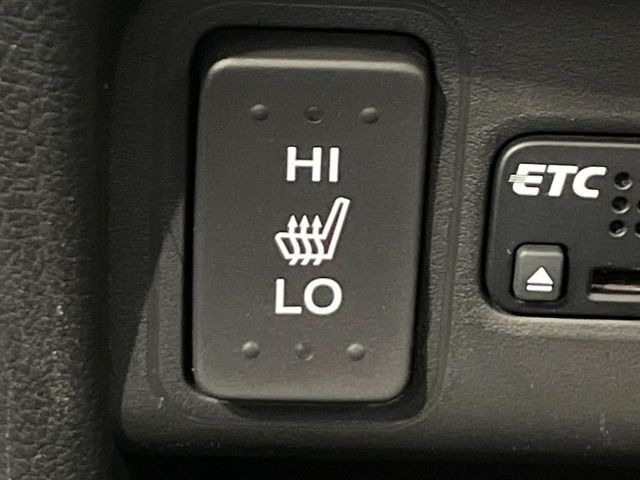 【シートヒーター】寒い日に重宝するシートヒーター!エアコンより早く温まってくれるので寒がりの人も安心ですね♪エアコンの温風は乾燥するから苦手、という方にもをおすすめです。